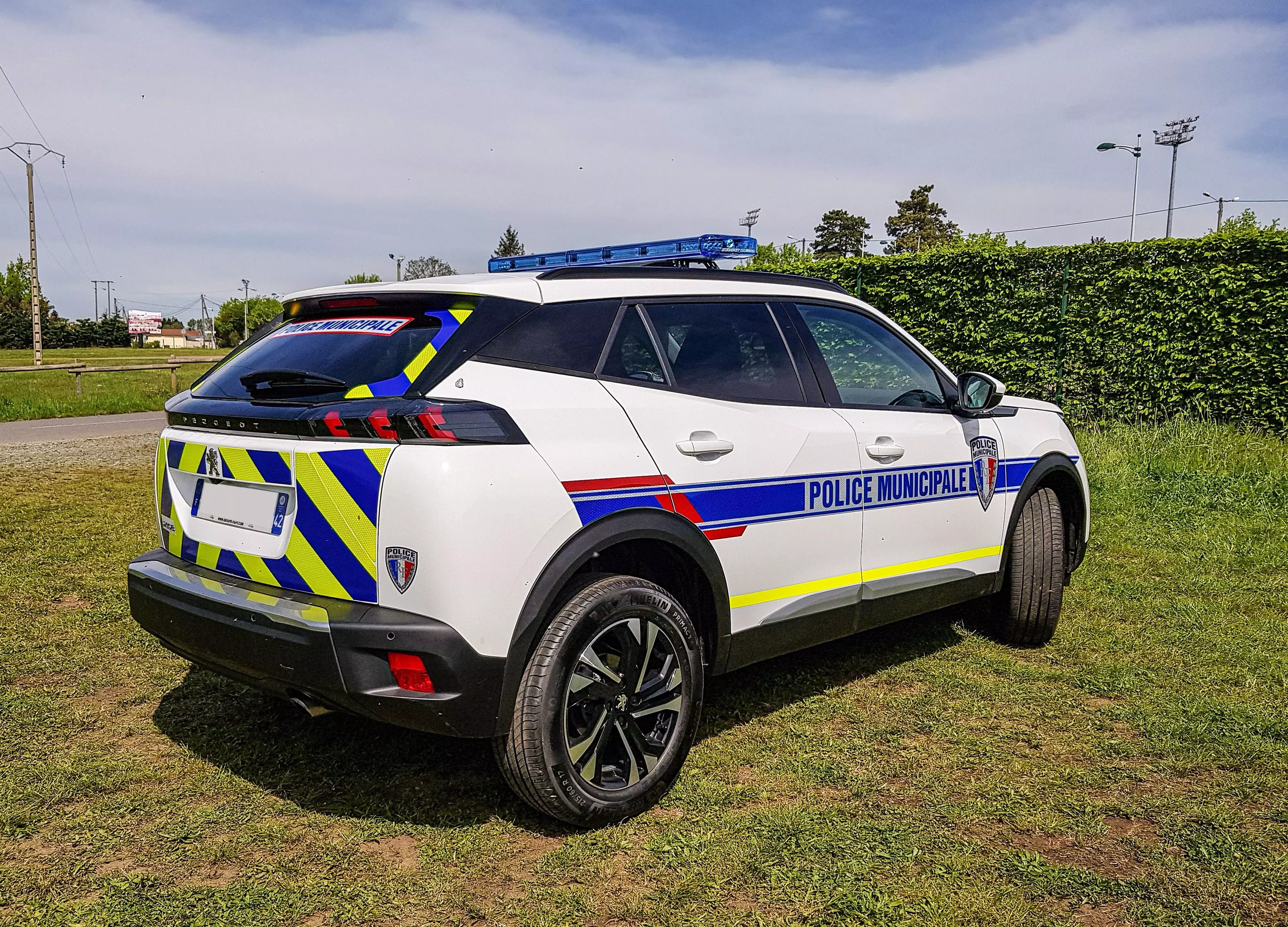 2008-police-arriere80B3BF78-75C2-B02B-9FB9-5DAE4E3D25FD.jpg