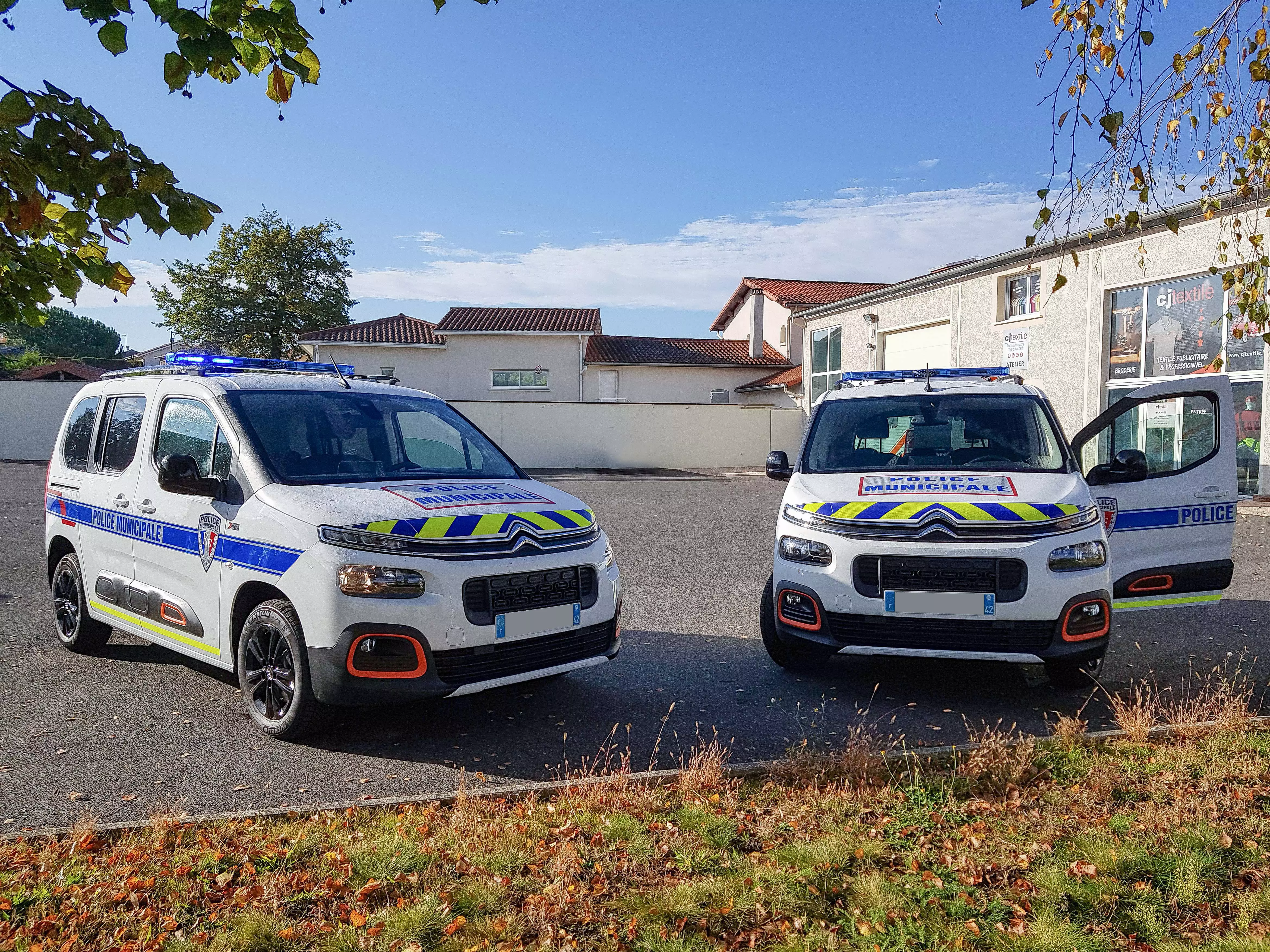 berlingo-avant49C7C5A6-7E1B-F786-F1FE-A6D70E360DAF.jpg